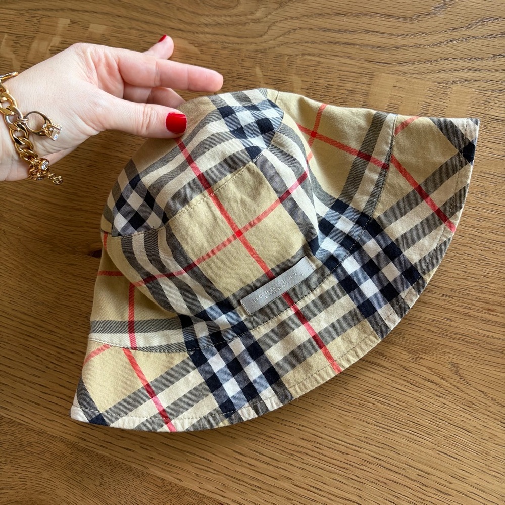 BURBERRY Reversible Bucket Hat Nova Check Beige S/M Unisex - Picture 4 of 12